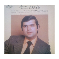 Sings Great Operatic Arias